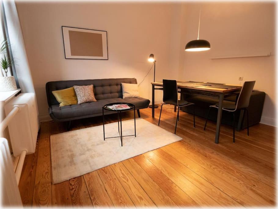 Gemuetlich - 2 Zimmer-Altbau, 24H Check-In Kiel Ngoại thất bức ảnh